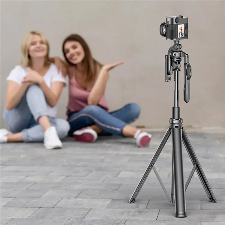 YESIDO SF17 Multifunctional Retractable Metal Tripod Stand Selfie Stick for Cell Phones Camera(Black) - Selfie Sticks by Yesido | Online Shopping South Africa | PMC Jewellery | Buy Now Pay Later Mobicred